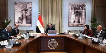 رئيس الوزراء يتابع إجراءات ترشيد الاستهلاك بوزارة الإسكان والجهات التابعة لها