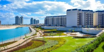 بالصور.. وزيرة الإسكان تتابع سير العمل بمشروعات مدينة العلمين الجديدة ومارين