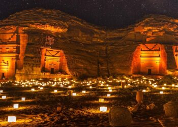 العُلا السعودية في صدارة المدن الأعلى تحسن عالمي في مؤشر IMD