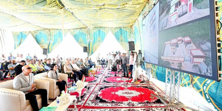 بالصور.. وزيرة الإسكان ومحافظ الأقصر يتابعان منظومة مياه الشرب والصرف الصحي ومشروعات المبادرة الرئاسية «حياة كريمة» بالمحافظة