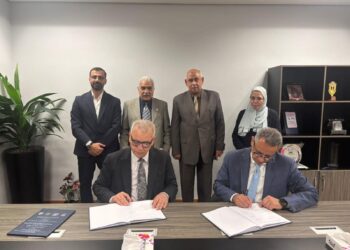 توقيع عقد بين «المجتمعات العمرانية» وتحالف «أوراسكواليا» لتنفيذ مشروع مولدات الغاز بمحطات القاهرة الجديدة