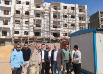 مسؤولو الإسكان يتفقدون مشروع «نزهة التجمع الثالث» بالقاهرة الجديدة