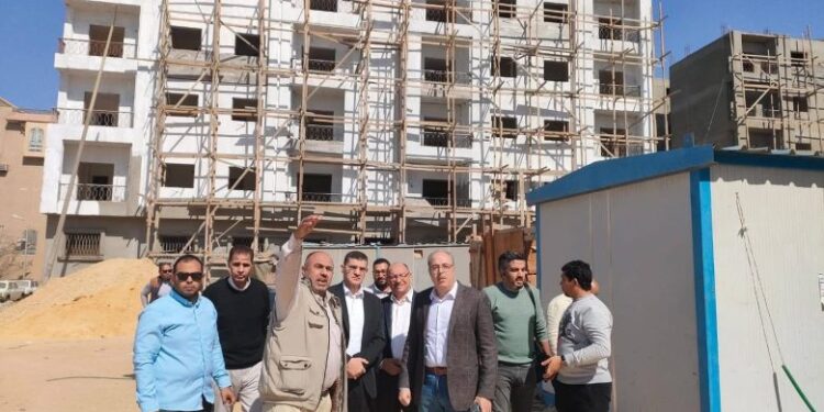 مسؤولو الإسكان يتفقدون مشروع «نزهة التجمع الثالث» بالقاهرة الجديدة