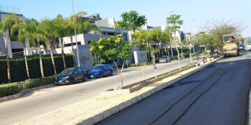 وزيرة الإسكان تتابع مشروعات تنفيذ ورفع كفاءة الطرق ب 4 مدن