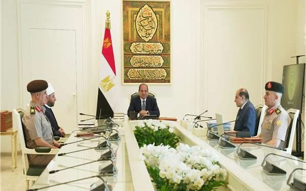 السيسي يتابع خطط تطوير “أصول الأوقاف”العقارية والقاهرة التاريخيه