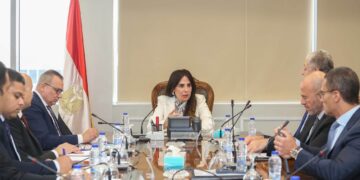 بعد استلام 6 أبراج إدارية.. وزيرة الإسكان تتابع موقف التسليمات بمنطقة الأعمال المركزية بالعاصمة الجديدة