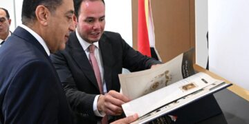 بالصور.. رئيس الوزراء يشهد إطلاق “موسوعة الوزارات المصرية منذ عام 1922” كأضخم سجل توثيقي وبصري متكامل لتاريخ الحكومات المصرية