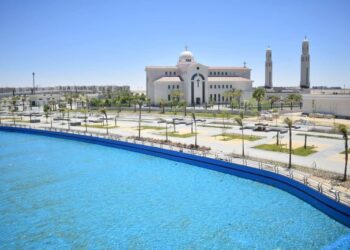 بالصور.. وزيرة الإسكان تتابع تنفيذ أبراج مارينا العلمين والحي اللاتيني في العلمين الجديدة