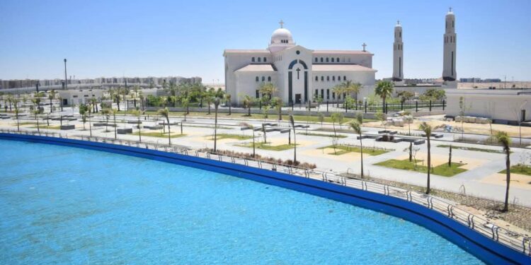 بالصور.. وزيرة الإسكان تتابع تنفيذ أبراج مارينا العلمين والحي اللاتيني في العلمين الجديدة