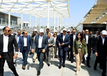 الأكبر في الشرق الأوسط.. رئيس الوزراء ووزيرة الإسكان يتفقدان معدلات الإنجاز بمشروع “حدائق تلال الفسطاط”