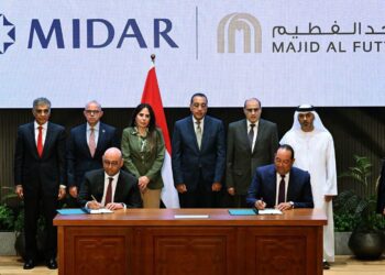 بالصور.. رئيس الوزراء يشهد توقيع شراكة إستراتيجية بين “ميدار” و”ماجد الفطيم” بإجمالي 3.1 مليار دولار