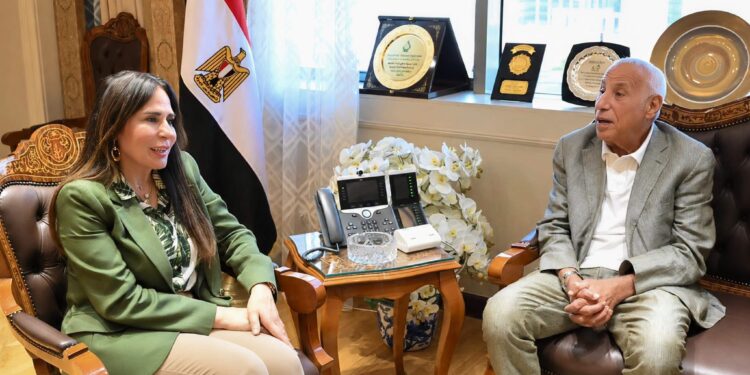 خلال استقبالها للكابتن حسين لبيب.. وزارة الإسكان تؤكد دعم القيادة للكيانات الرياضية