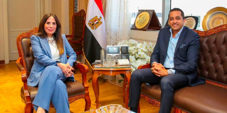 وزيرة الإسكان تبحث مع رئيس شركة كليلة للترويج للمشروعات القومية و تعزيز تصدير العقار المصري للخارج