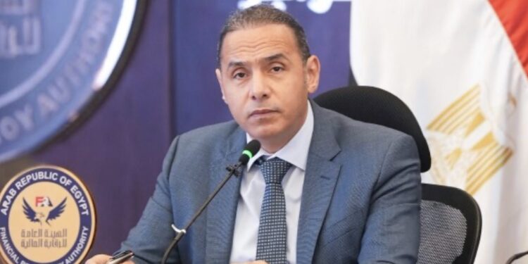 رئيس الرقابة المالية يصدر قرار بتشكيل لجنة تنسيقية بين الهيئة والبورصة ومصلحة الضرائب