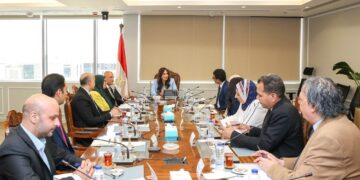وزيرة الإسكان تبحث مع وفد التمويل الدولية (IFC) تعزيز التعاون في مشروعات المياه وتحلية مياه البحر