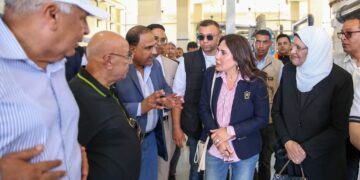 بالصور.. وزيرة الإسكان ومحافظ مطروح يبدءان جولة تفقدية بعدد من مشروعات مياه الشرب والصرف الصحي