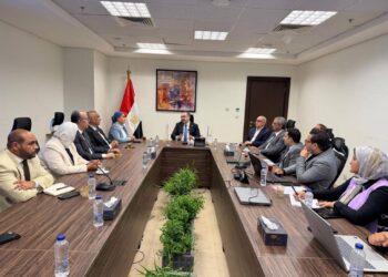 الأمانة الفنية لـ”القومي لتنظيم الإعلانات” تدرس حوافز استخدام الطاقة المتجددة.. وتستعرض جهود تحديث المخططات الإعلانية