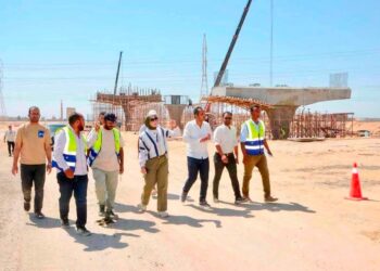 وزيرة الإسكان تتابع موقف تنفيذ عدد من المشروعات وملفات العمل بمدينة السويس الجديدة