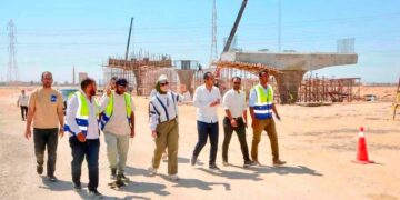 وزيرة الإسكان تتابع موقف تنفيذ عدد من المشروعات وملفات العمل بمدينة السويس الجديدة