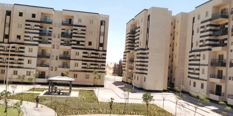 بالصور.. وزيرة الإسكان تتابع موقف تنفيذ عدد من المشروعات وملفات العمل بمدينة المنيا الجديدة