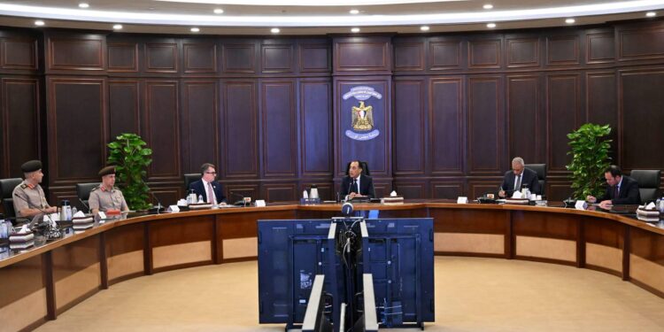رئيس الوزراء يتابع تنفيذ مشروعات المرحلة الثانية من “حياة كريمة”