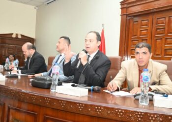 بيع وترسية 24 محلًا تجاريًا وصيدلية بالمزاد العلني بمدينتي العاشر من رمضان والمنصورة الجديدة
