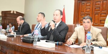 بيع وترسية 24 محلًا تجاريًا وصيدلية بالمزاد العلني بمدينتي العاشر من رمضان والمنصورة الجديدة