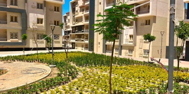 وزيرة الإسكان تتابع موقف تنفيذ المشروعات وملفات العمل بمدينتي حدائق أكتوبر و٦ أكتوبر الجديدة