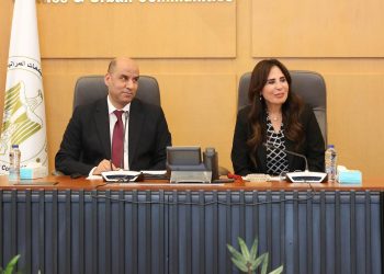 بالصور.. وزيرا الإسكان والعمل يكرمان أوائل طلاب المدارس الفنية لمياه الشرب والصرف الصحي ومدرسة عمار للتكنولوجيا التطبيقية