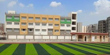 بالصور| جهاز مدينة حدائق أكتوبر يسلم مدرسة تعليم أساسي.. وأعمال تطوير ورفع كفاءة الطريق بالمدينة
