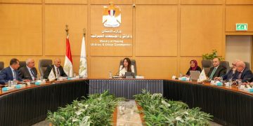 وزيرة الإسكان تتابع موقف منظومة مياه الشرب والصرف الصحي بمحافظة القاهرة ومدينة القاهرة الجديدة