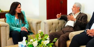 وزيرة الإسكان تلتقي رئيس شركة «إميا باور» الإماراتية لبحث تعزيز التعاون المشترك