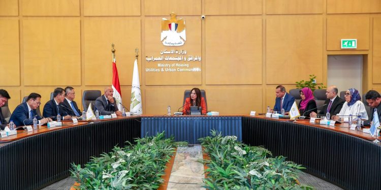وزيرة الإسكان تلتقي نائب رئيس شركة (CSCEC) الصينية لبحث تعزيز التعاون في تنفيذ المشروعات الكبرى