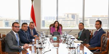 وزيرة الإسكان تستعرض رؤية لتطوير آليات العمل بالهيئة العامة للتنمية السياحية و الاستفادة من الفرص الاستثمارية