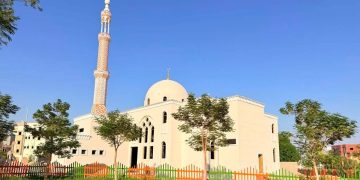 وزيرة الإسكان تتابع موقف تنفيذ عدد من المشروعات والخدمات بمدينتي قنا والمنيا الجديدتين