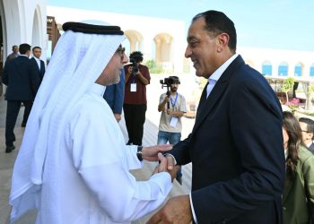 بالصور.. رئيس الوزراء يبدأ جولة تفقدية بمشروعات تنمية مدينة رأس الحكمة الجديدة