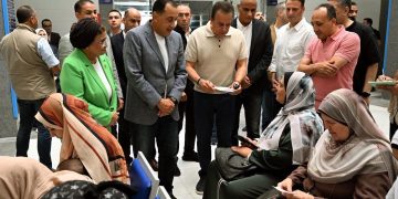 رئيس الوزراء يتفقد مركز طب الأسرة بقرية الجزيرة الخضراء في مطوبس ضمن جولته في مشروعات “حياة كريمة” بكفر الشيخ