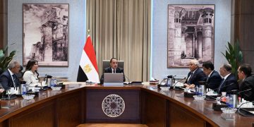 رئيس الوزراء يتابع تنفيذ توجيهات الرئيس بتنمية وتطوير الساحل الشمالي الغربي