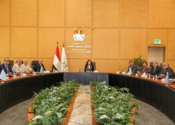 وزيرة الإسكان تتابع مع رئيس الجهاز المركزي للتعمير موقف تنفيذ المشروعات التي يتولى الجهاز تنفيذها
