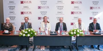 شركة «Kleek developments» توقع اتفاقية إدارة فندق كراون بلازا القاهرة الجديدة مع «IHG» العالمية
