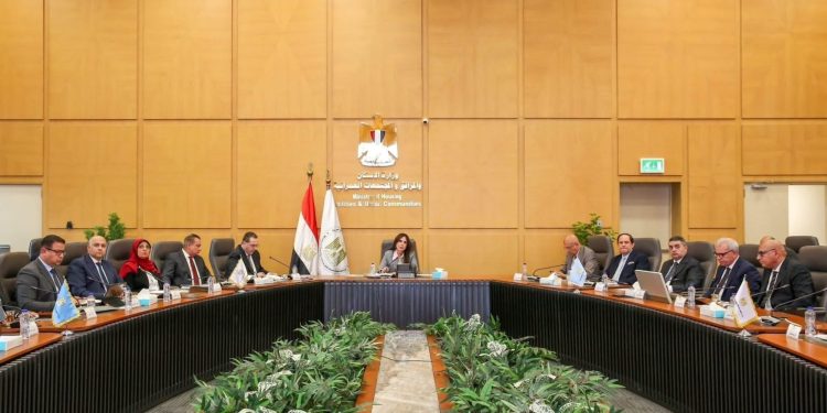 “المنشاوي” تتابع موقف طرح الوحدات بنظام الإيجار المنتهي بالتملك.. واستعراض مقترح قانون تنظيم السوق العقارية