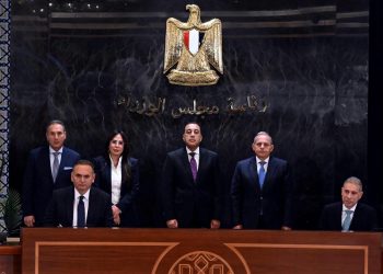 رئيس الوزراء يشهد توقيع عقود شراء “هايد بارك” لقطعة أرض بمساحة 415 فدان