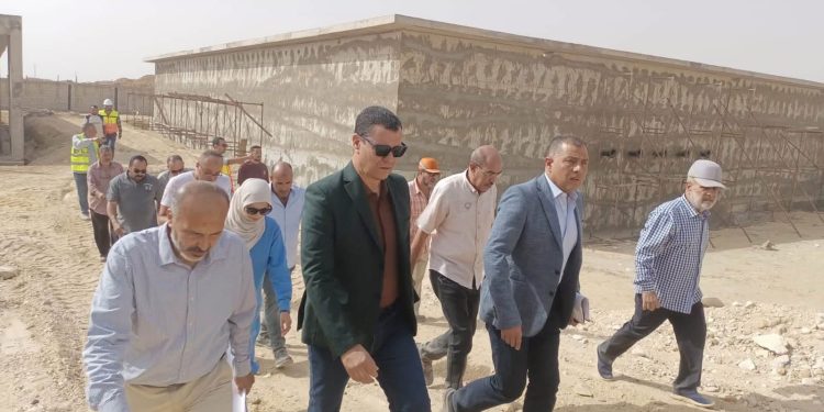 وزيرة الإسكان تتابع موقف تنفيذ عدد من  مشروعات الصرف الصحي الجاري تنفيذها بمحافظة الجيزة